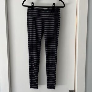 Athleta black gray stripe chaturanga legging